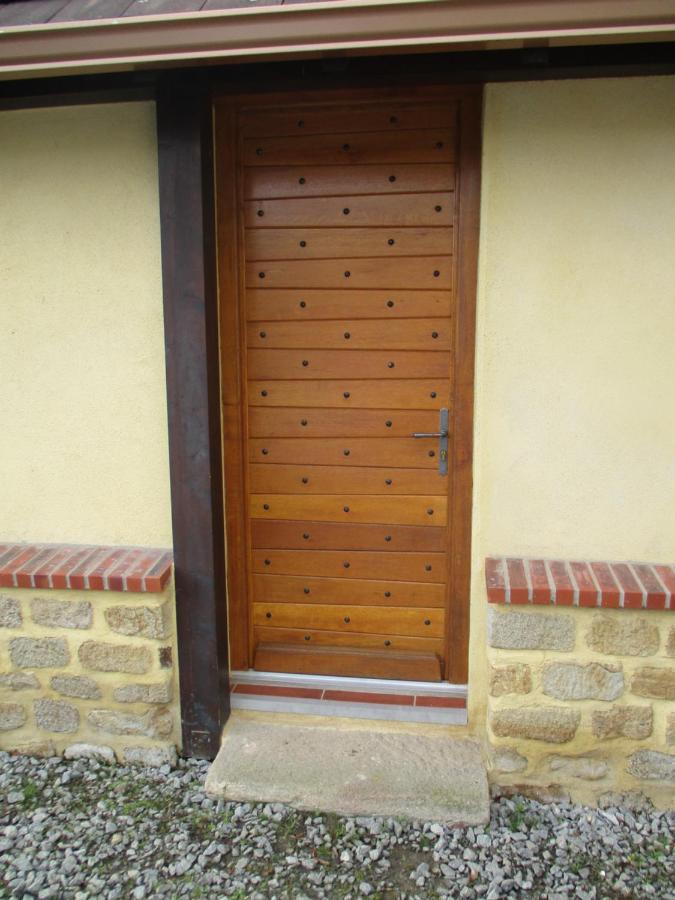 Vila Chez Bari Bourbon-lʼArchambault Exteriér fotografie