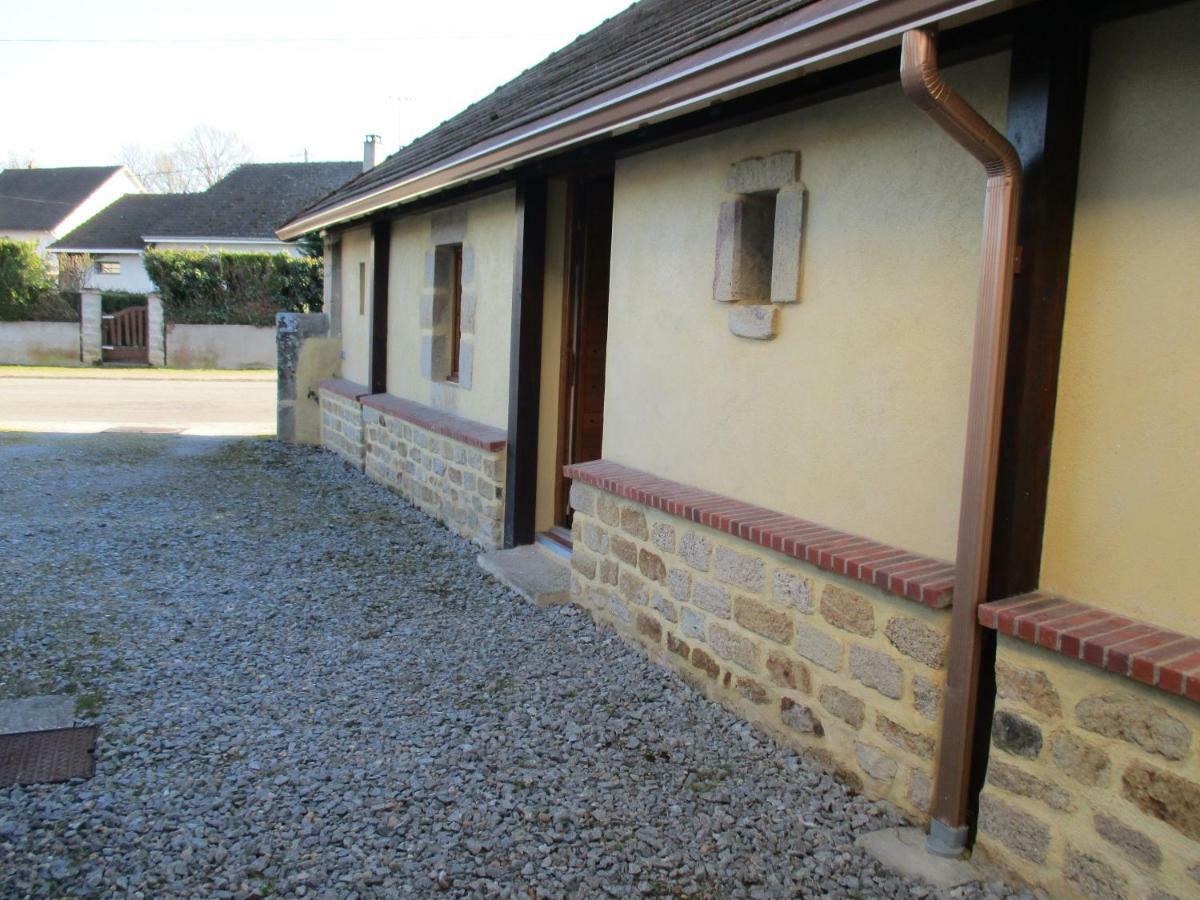 Vila Chez Bari Bourbon-lʼArchambault Exteriér fotografie