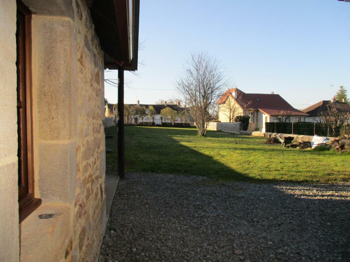 Vila Chez Bari Bourbon-lʼArchambault Exteriér fotografie